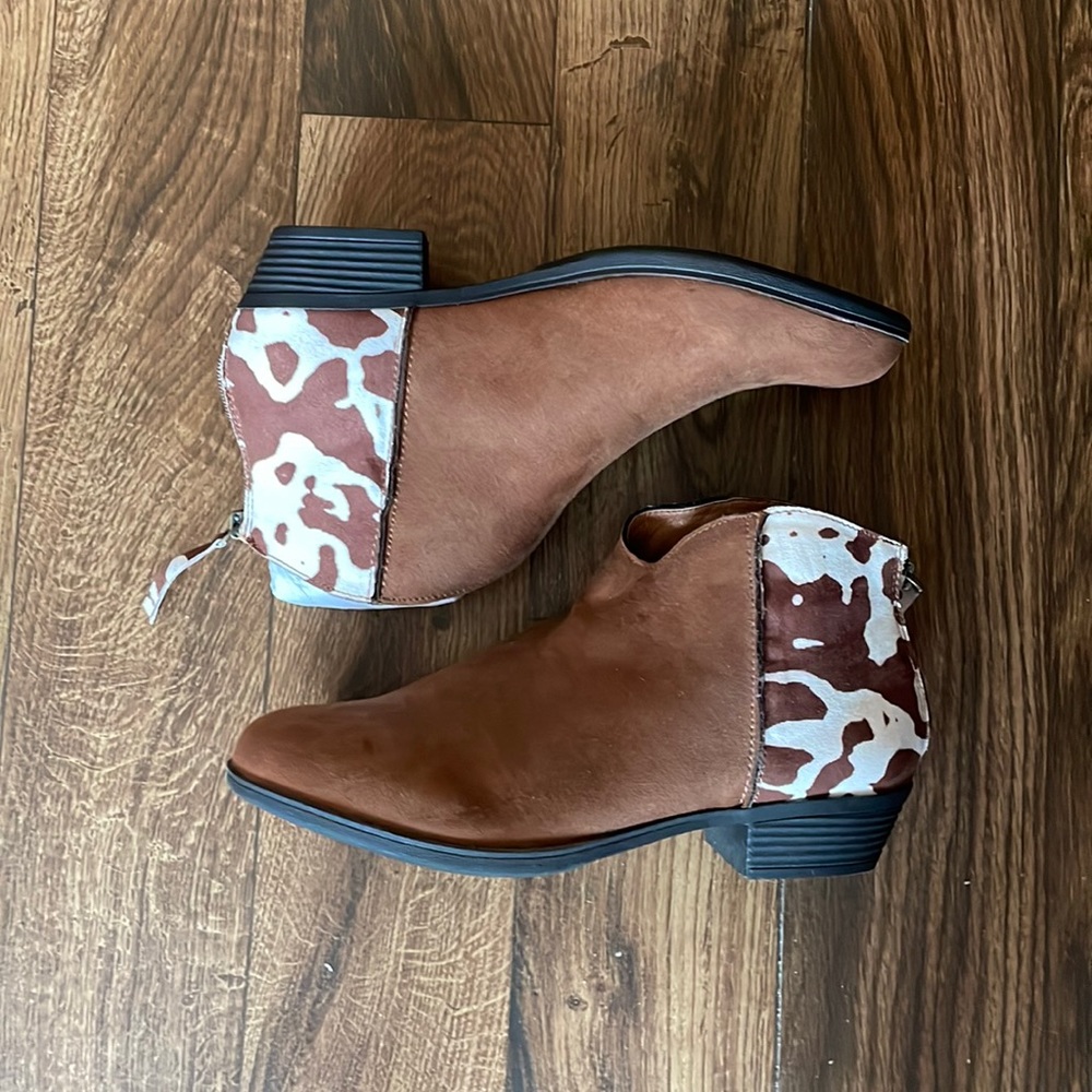 Brown cow print boots size 10